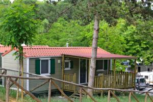 Edificio en el que se encuentra el camping