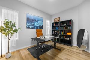 Gallery image of The Ultimate Getaway with Central AC, 3 King Beds, Hot Tub, Pool Table and More in Balzac