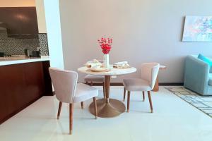 Gallery image of Sea View 75 inch TV 22nd Floor in Manama