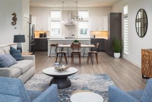 Kuchyň nebo kuchyňský kout v ubytování Newly Built Ocean Views Pool June Weeks Open