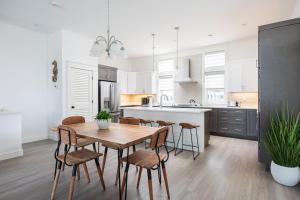 Kuchyň nebo kuchyňský kout v ubytování Newly Built Ocean Views Pool June Weeks Open + 36 fotografií