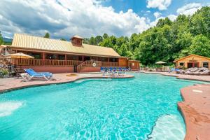 Πισίνα στο ή κοντά στο Mountain Time Lodge