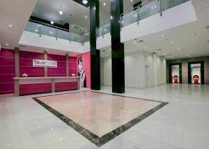 The lobby or reception area at favehotel Cilacap