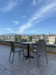 Un balcón o terraza en Likaj rent home 4 fotos más
