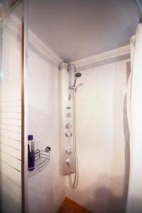 Kúpeľňa v ubytovaní Traveler Home 85m2 Private Parking Next to Center + 37 fotografií