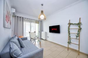Televízia a/alebo spoločenská miestnosť v ubytovaní Traveler Home 85m2 Private Parking Next to Center