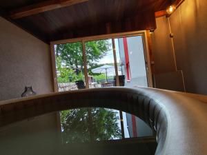 Bazén v ubytování Holiday Home Kresić nebo v jeho okolí