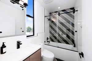 Et badeværelse på Trendy Chic + 5 billeder