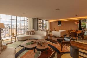 Uma área de estar em Rosewood São Paulo