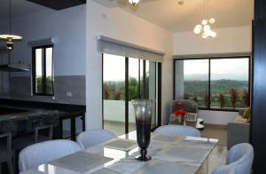 Nespecifikovaný výhled na hory nebo výhled na hory při pohledu z apartmánu