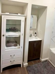Φωτογραφία από το άλμπουμ του Cathedral Hill 3 bedroom Charm σε Saint Paul +16 φωτογραφίες