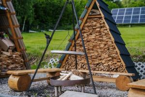 Chaty pod Pilskiem - sauna i jacuzzi w cenie外面的花园