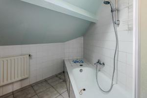 Koupelna v ubytování Torino 0201 + 10 fotografií