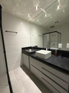 Bilik mandi di Apartamento Luxuoso no 8º andar Prédio Vertigo