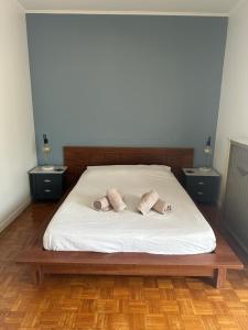 Posteľ alebo postele v izbe v ubytovaní Eat - Sleep - Wander Chic and Cosy Flat