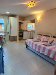 Kuchyň nebo kuchyňský kout v ubytování Departamento Ramayon