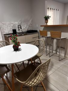 Kuchyň nebo kuchyňský kout v ubytování Casa com 2 quartos - quintal e área de lazer