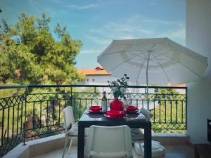 Balkón nebo terasa v ubytování Pinewood Suite -Chalkidiki