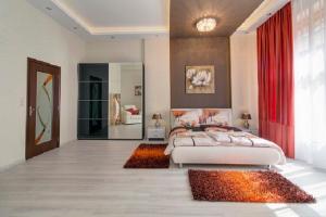 Postel nebo postele na pokoji v ubytování Ultra Central Stay 2BDRM