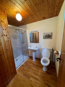 Koupelna v ubytování Lands End Cottage - Connemara