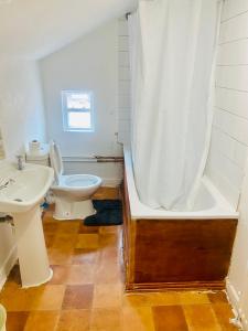 Ένα μπάνιο στο A nice private room in a shared house