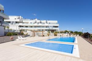 Basen w obiekcie A beautiful apartment with a beach view - La Tejita - El Medano lub w pobliżu