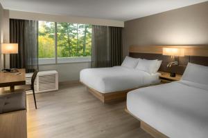 Postel nebo postele na pokoji v ubytování AC Hotel by Marriott Portland Lake Oswego