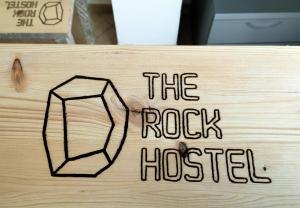 Certifikát, hodnocení, plakát nebo jiný dokument vystavený v ubytování The Rock Hostel