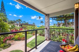 Κήπος έξω από το The Mauian Hotel