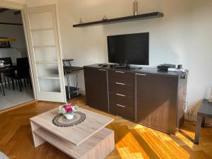 Kuchyň nebo kuchyňský kout v ubytování Appartement de 3 chambres à coucher