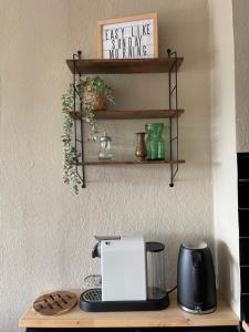 Kuchyň nebo kuchyňský kout v ubytování #1 Studioapartment mit Loreleyblick direkt an der schönsten Etappe des Rheinsteigs