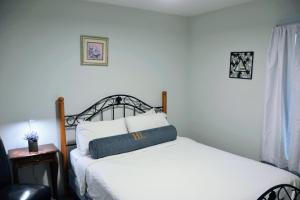 Gallery image of Serene Acre Retreat- in Apex near Raleigh in Apex