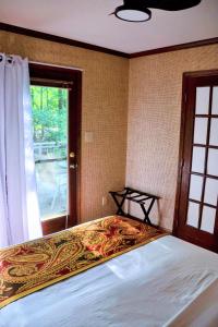 Gallery image of Serene Acre Retreat- in Apex near Raleigh in Apex