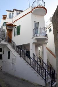 Το κτήριο όπου στεγάζεται  η παραθεριστική κατοικία
