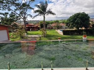 Taman di luar quarto privado externo