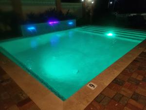 Piscina a Hideaway N Paradise Seaview with Private Pool & Free Airport Shuttle o a prop