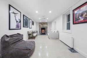 Ruang duduk di Scarsbrick Cottage