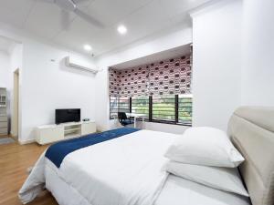 Ένα ή περισσότερα κρεβάτια σε δωμάτιο στο Luxury Villa Igauan Alam Sari, Bangi Selangor - Smarthome +57 φωτογραφίες