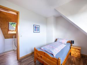 Postel nebo postele na pokoji v ubytování Wohnung in Battenberg nahe Winterberg Skigebiet, cleaning included