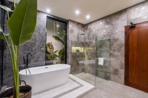 Koupelna v ubytování Nococu Luxury Villa