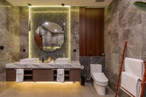 Koupelna v ubytování Nococu Luxury Villa