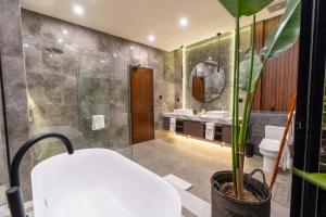 Koupelna v ubytování Nococu Luxury Villa