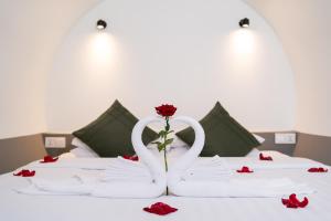 Postel nebo postele na pokoji v ubytování Family-Style 3-Bedroom Unique Villa by Tunnel + 63 fotografií