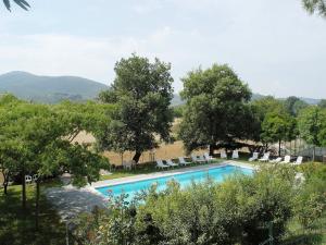 Πισίνα στο ή κοντά στο Cosy apartment in Mantignana with private terrace