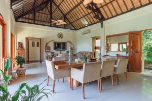 Ảnh trong thư viện ảnh của Bougainville Hill Villa ở Lovina