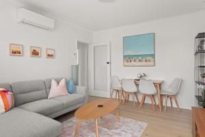 Χώρος καθιστικού στο Sugar Blush