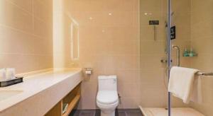 Phòng tắm tại City Comfort Inn Guiyang Airport Future Ark