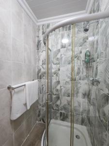 Phòng tắm tại Ode to Serenity Cottage