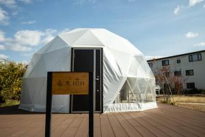Budova, kde se the luxury tent nachází