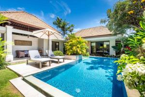 Kolam renang di atau dekat dengan Kejora Beachfront Villas